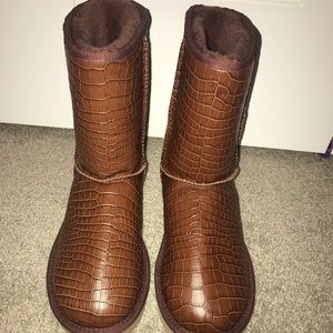 Brand New Uggs crocodile short
